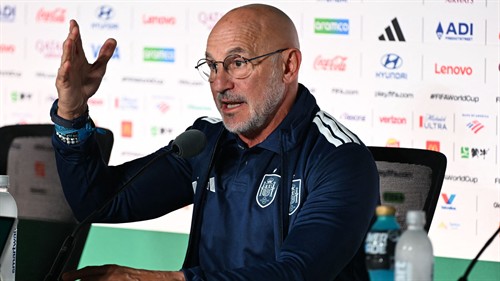 De la Fuente slams Uruguay's 'extreme roughness' and VAR decisions