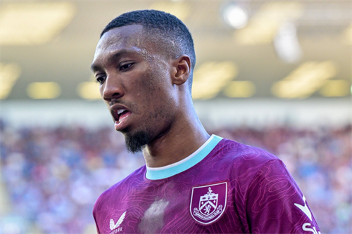 Brentford in talks with Burnley to sign Jaidon Anthony permanently