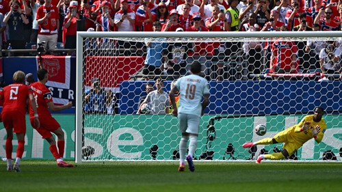 Dembele runs riot! Quickfire hat-trick downs Haaland-less Norway