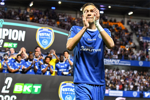 Manchester City sign Mathys Detourbet from Troyes