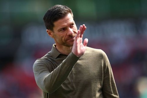Chelsea 'agree personal terms' with ex-Arsenal star in shock transfer swoop by Xabi Alonso