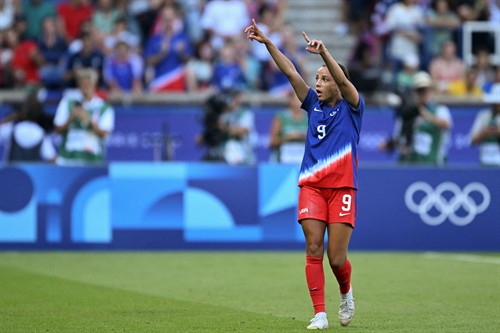 'They have shocked some people' - Swanson on bond between U.S. teams
