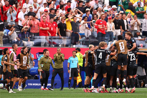 Canada score late, late winner to break South Africa hearts and book spot in last 16