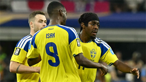 ‘He’s a magical player’ - What Isak needs in order to prove that
