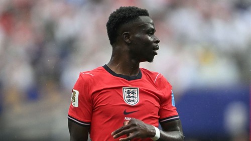 'Doesn't look right at all' - Neville expresses Saka 'concern'