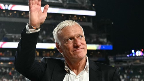 Lineker backs Deschamps for World Cup glory