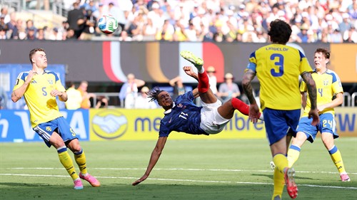 Olise's genius helps Mbappe match Messi in France cruise