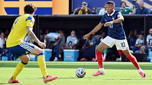 Olise's genius helps Mbappe match Messi in France cruise
