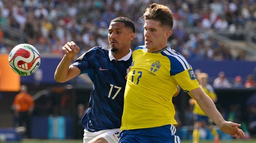 Olise's genius helps Mbappe match Messi in France cruise