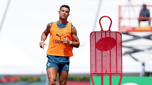 Roberto Martinez heavily criticised over embarrassing treatment of Cristiano Ronaldo