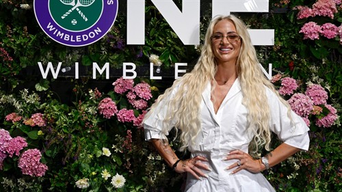 Lehmann watches Swiatek at Wimbledon with new fiancé McKenzie
