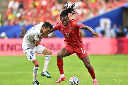 Tottenham offered cut-price deal for AC Milan's Rafael Leao