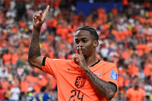 Man United open talks with West Ham for Crysencio Summerville