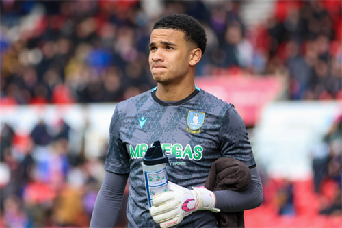 Man City agree deal to bring Sheffied Wednesday 'keeper Charles back to the club