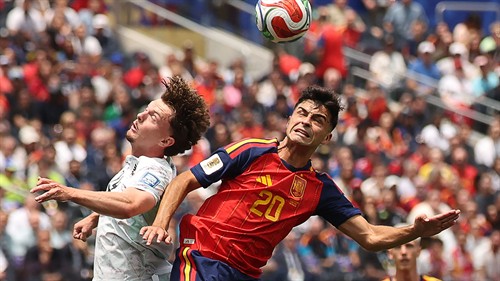Oyarzabal at the double & Yamal dazzles as Spain begin to cook