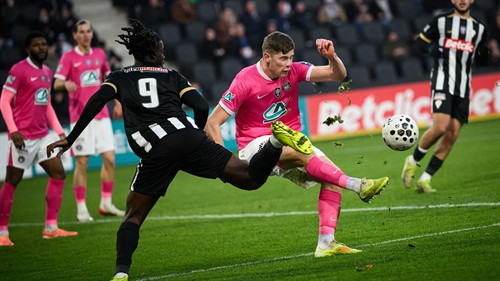 English defender agrees €28m transfer after impressive Toulouse spell