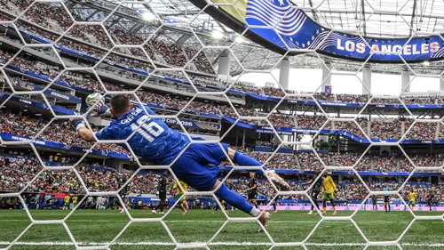 Canada's biggest gamble? Alphonso Davies' role vs Morocco
