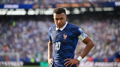 Paraguay-France kick-off at risk of delay