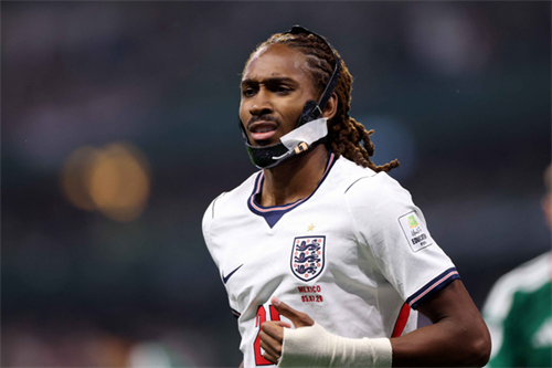 Everton plotting shock move for Spurs and England defender Djed Spence