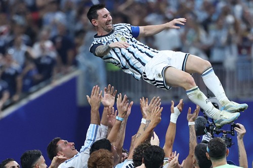 Ibrahimovic: Messi needs help despite 'animal' form