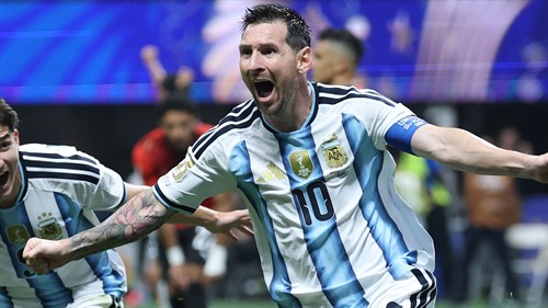 Ibrahimovic: Messi needs help despite 'animal' form