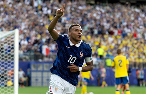 ‘In a City shirt’ - Mbappe urged to tread path Messi never did