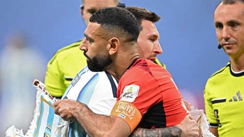 Hayes meets Messi and Salah at World Cup