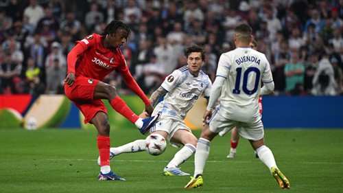 Newcastle agree £50m deal to beat Villa to Freiburg & Switzerland star