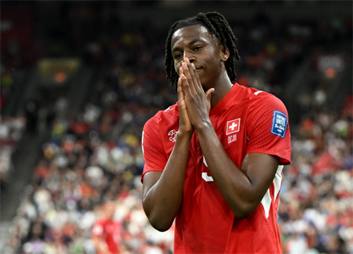 Newcastle juggle Guimaraes doubts and Manzambi pursuit