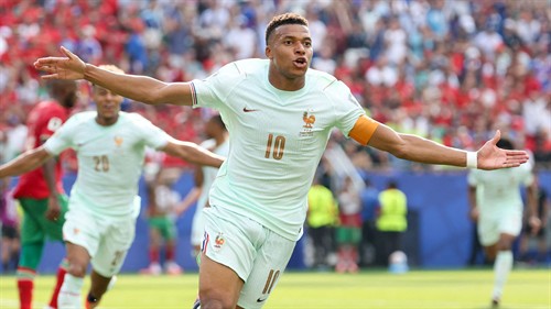 'I let myself get distracted' - Mbappe blames confusion for penalty miss
