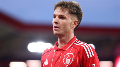 Stay or go? Gibbs-White told Forest can massage No.10 ‘ego’