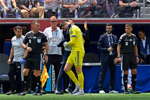 Belgium coach Rudi Garcia under fire for Courtois substitution against Spain