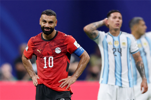 Mohamed Salah's salary demands putting Saudi Arabia move at risk