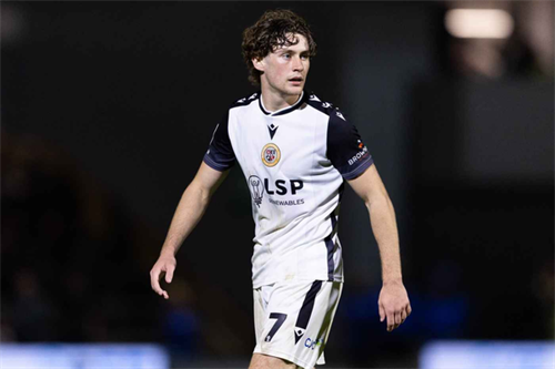 Falkirk sign Brentford midfielder Ben Krauhaus on loan