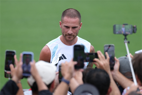 Argentina star Mac Allister takes swipe at England’s pace