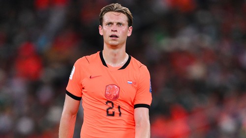 Barca furious with Koeman over De Jong injury