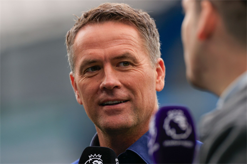 Michael Owen tells Liverpool to sign former Premier League captain