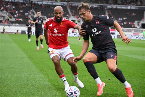 Thomason sees progress after Wrexham beat Manchester United