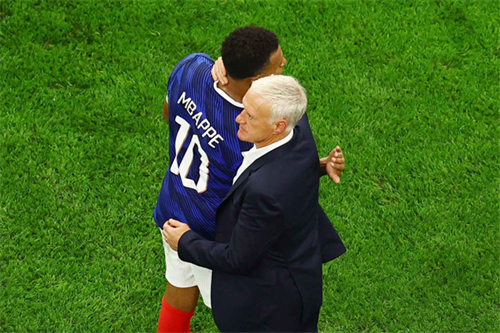 Mbappe pays tribute to Deschamps before World Cup farewell