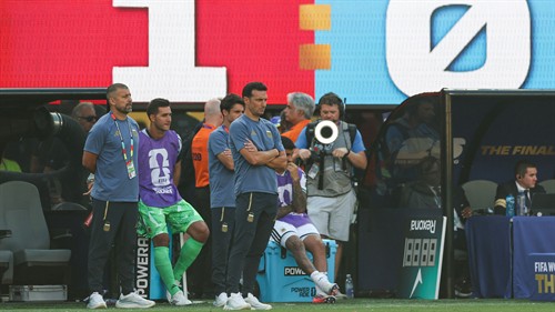 WATCH: Scaloni stops Argentina-Spain brawl from exploding