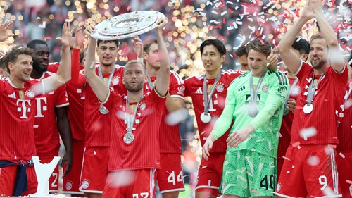 Bayern Munich tie Laimer to new deal
