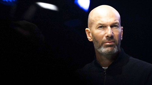 Zidane signs contract to coach France