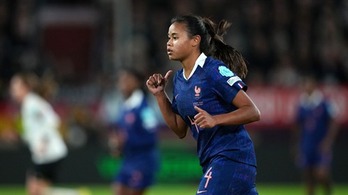 Tottenham sign Sombath from Lyon in club record transfer