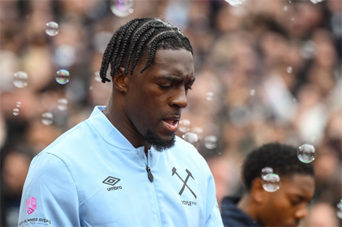Roma make enquiry for wantaway Chelsea defender Axel Disasi