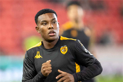 DONE DEAL: Hull City confirm permanent Oscar Zambrano return