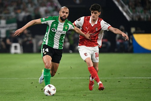 Saudi Assault on Fenerbahce: Al-Ahli Close in on Turkey Star, and Al-Ittihad Rival Al-Qadsiah for Amrabat