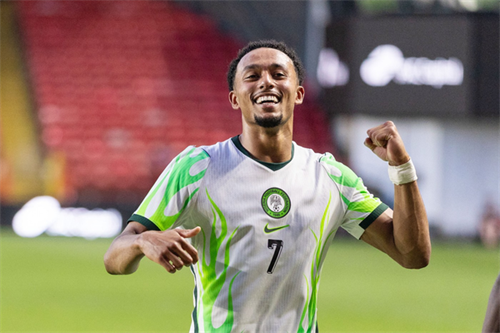 Hull City lead 315m race for Nigerian star Femi Azeez