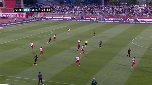 Viewers of Vojvodina v Ajax are all immediately irritated to death by exactly the same thing