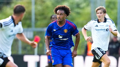 Zirkzee plays the absolute leading role in Manchester United friendly