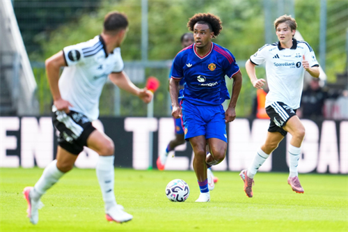 Juventus considering move for Man Utd's Joshua Zirkzee as Randal Kolo Muani alternative